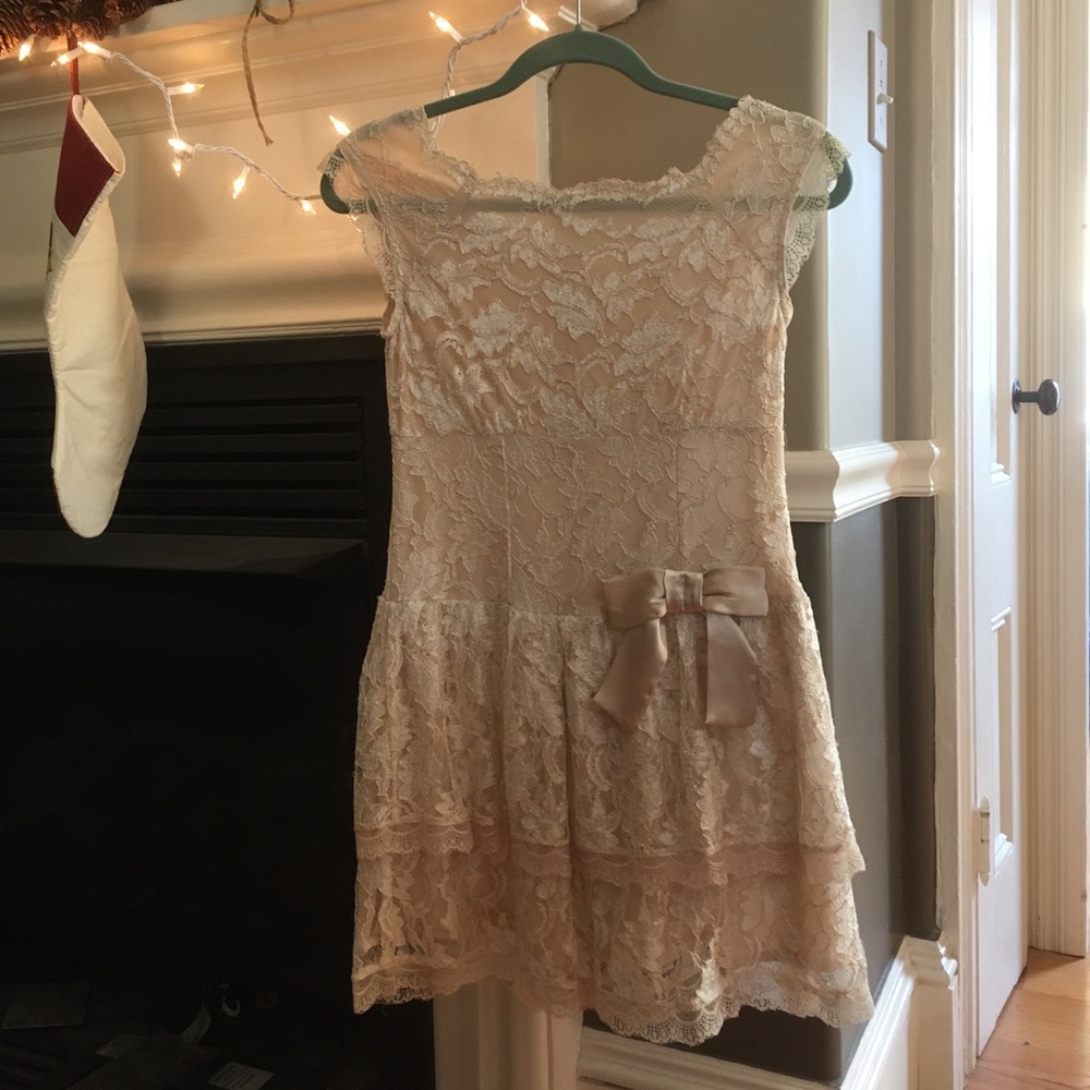 Size 4 Cream Lace Dress